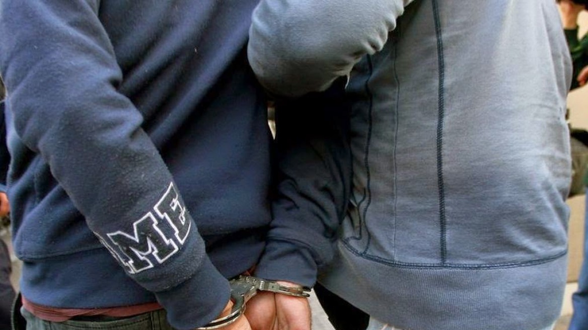 Συνελήφθη στα Τρίκαλα 32χρονος Αλβανός για παράνομο καπνό